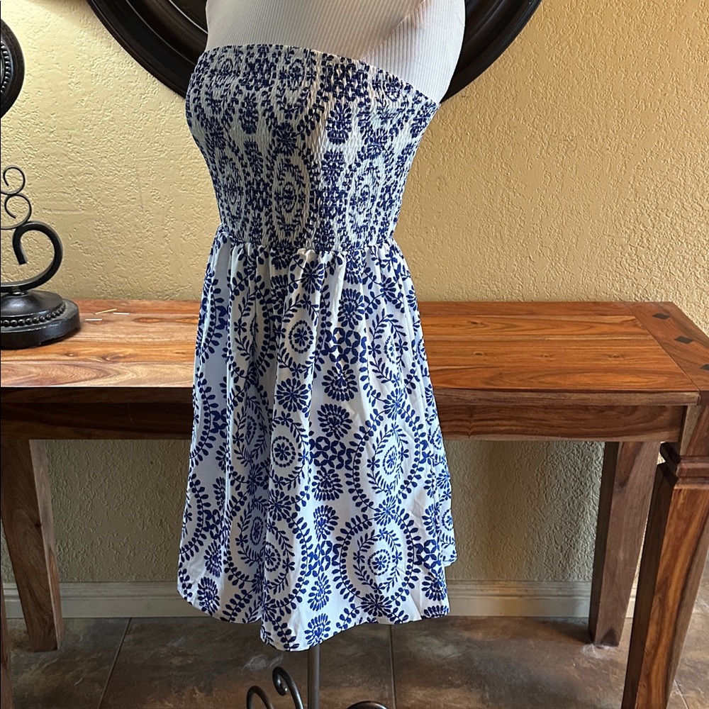 Commense Floral Blue and White Dress - Picture 5 of 11